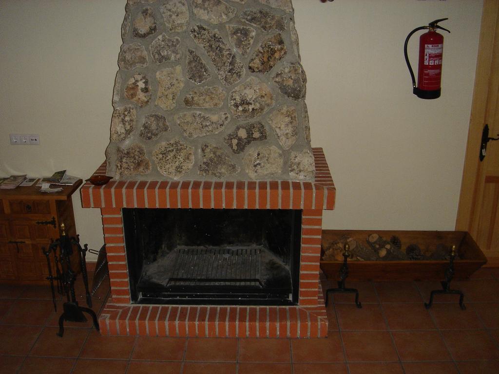 Apartamentos Serrano Ribatajada Exterior photo