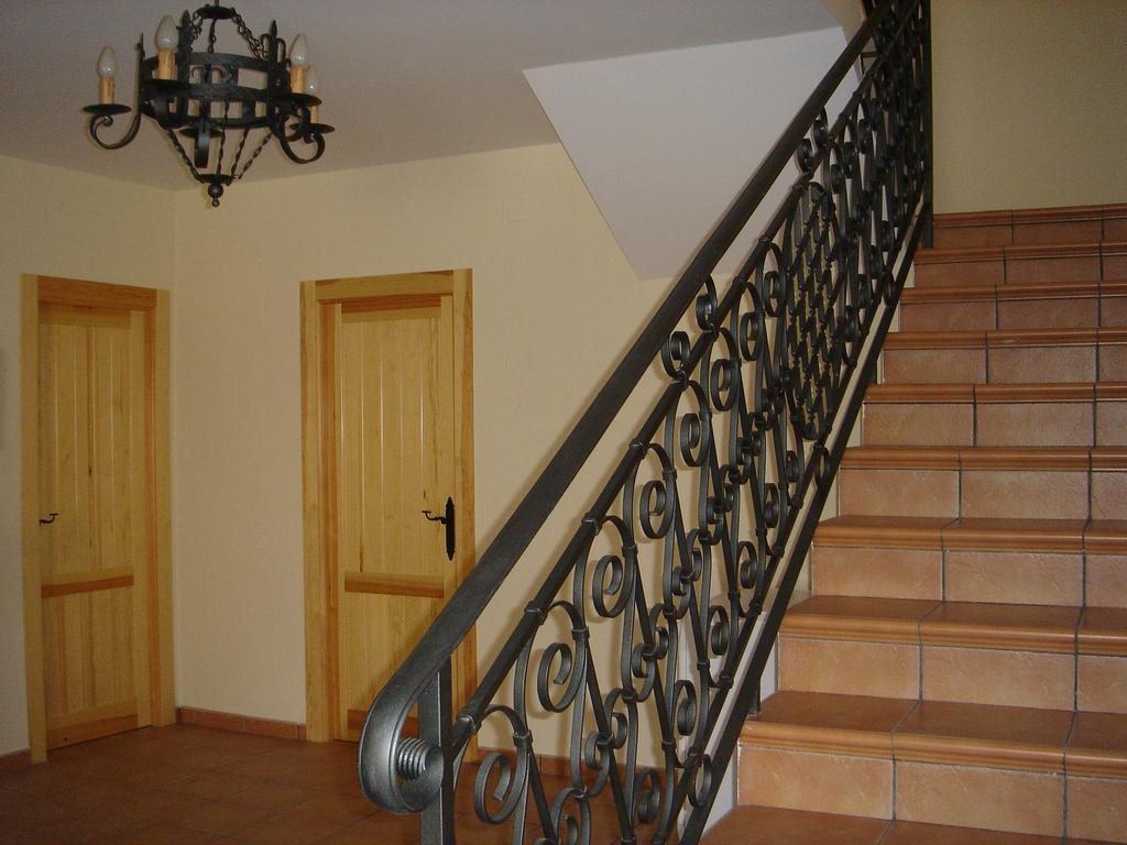 Apartamentos Serrano Ribatajada Exterior photo