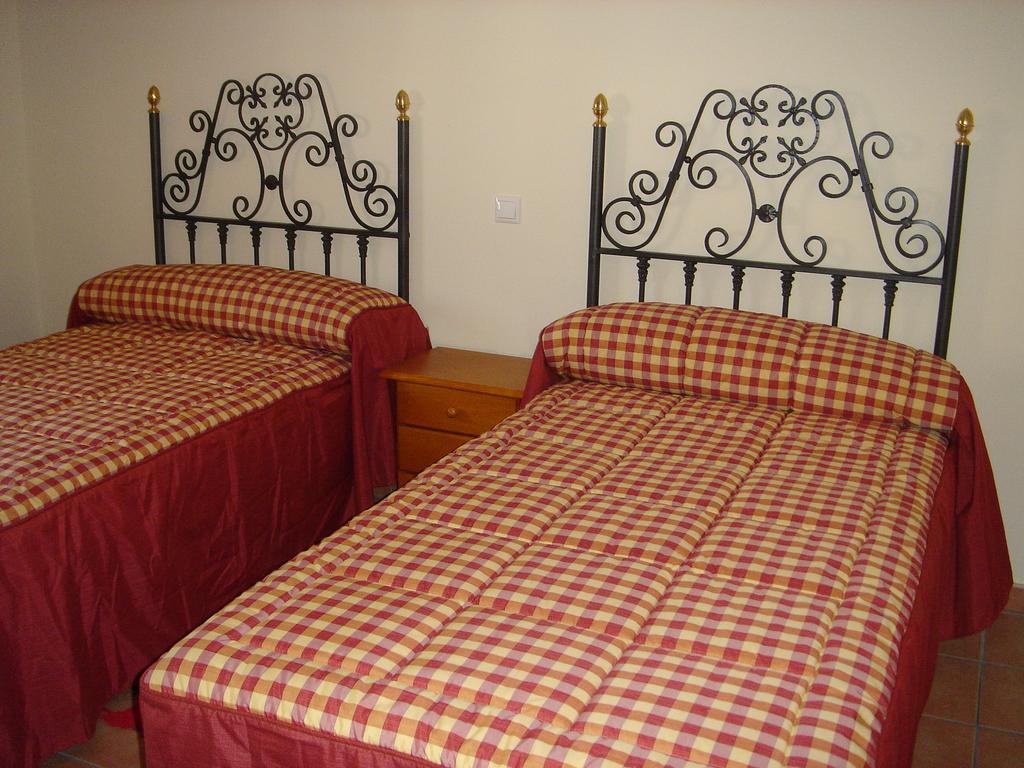 Apartamentos Serrano Ribatajada Exterior photo